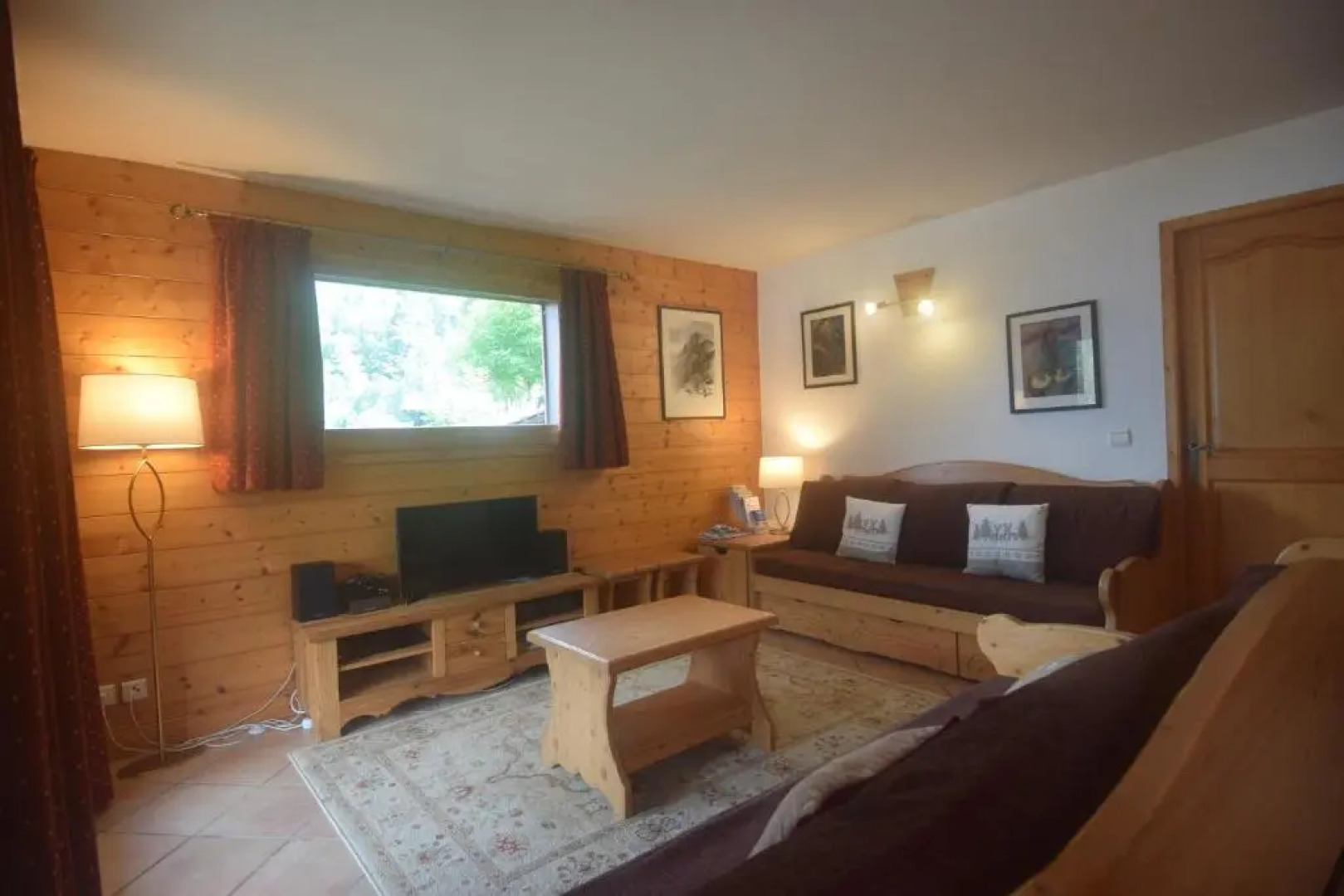 Spacious Apartment 2 Minutes from Ski Lift, Equipped for Babies