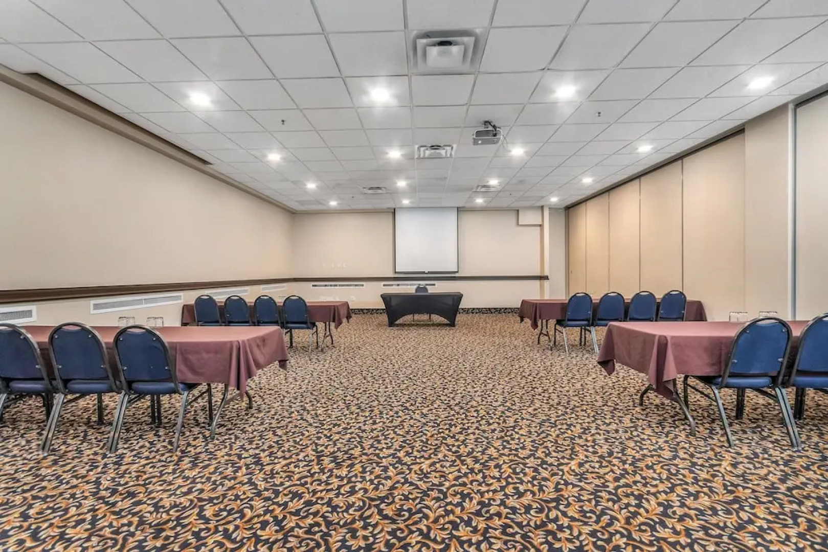 SureStay Plus Hotel by Best Western Seven Oaks