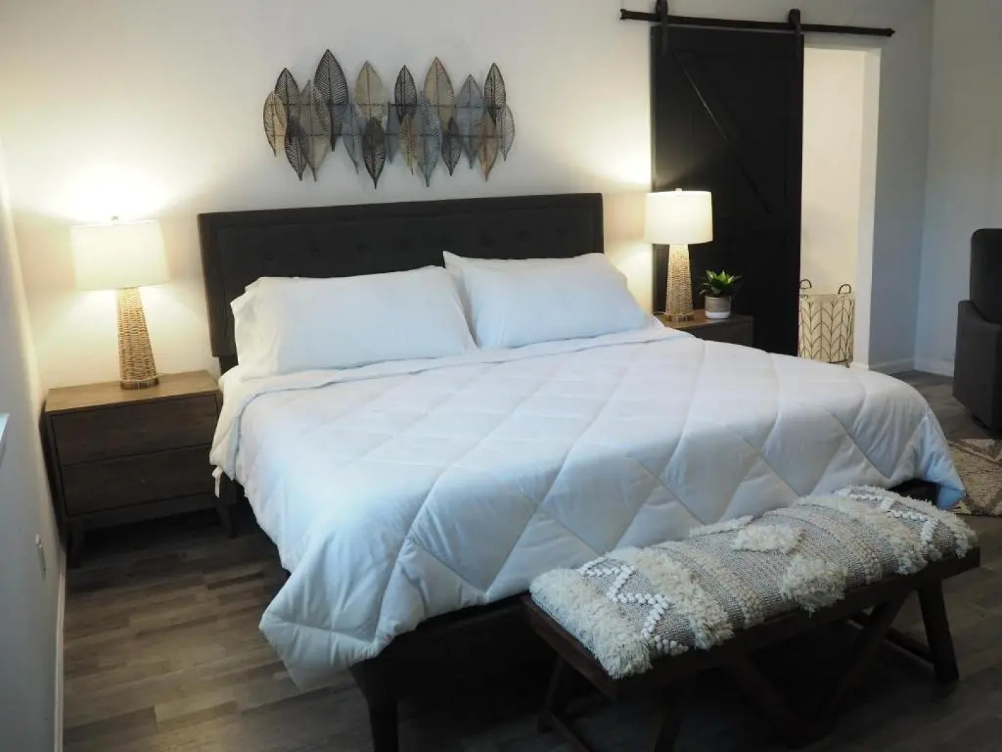 Newly Renovated, Modern 3 Bedroom 2 Bath Farmhouse in the City