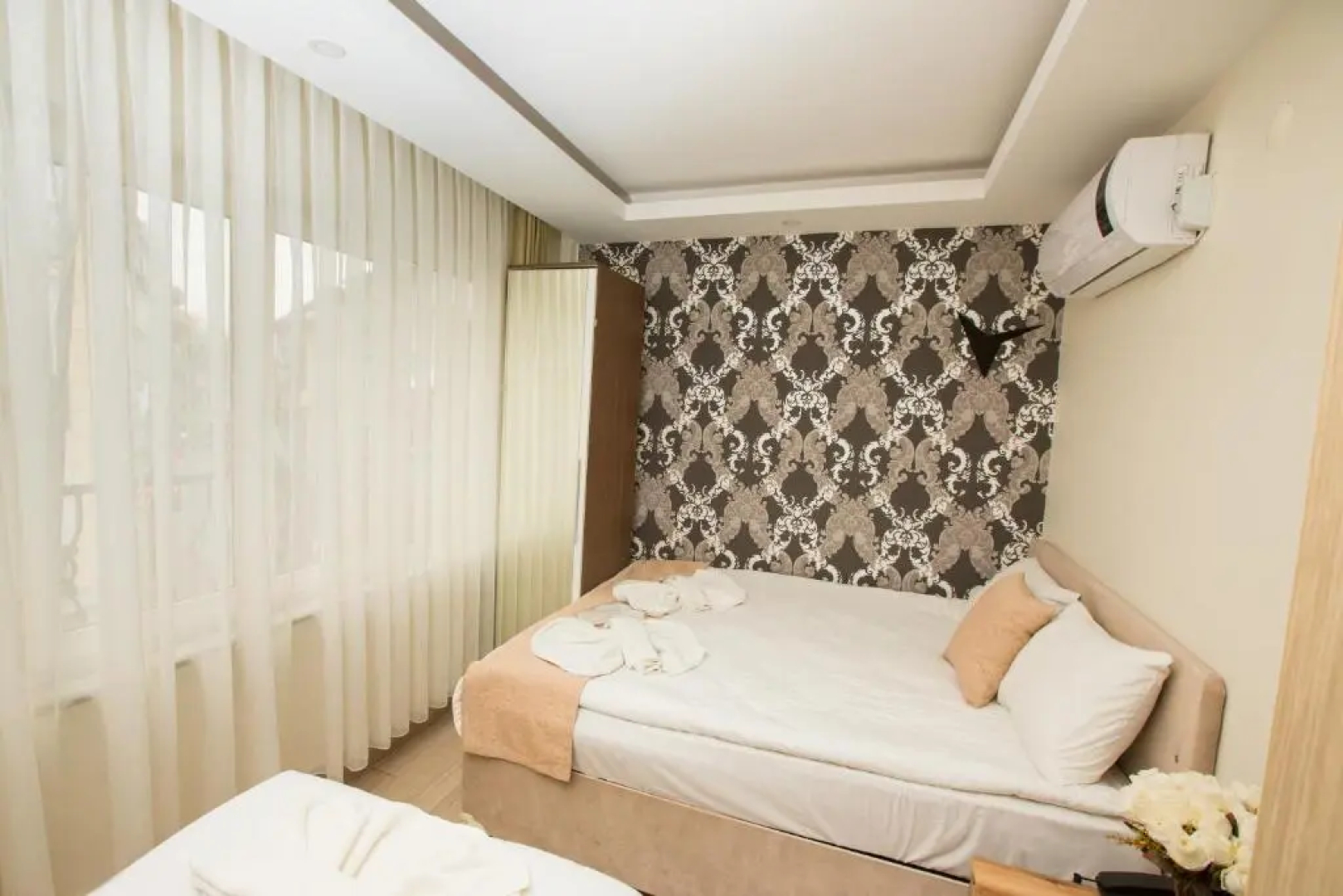 Honey Hotel
