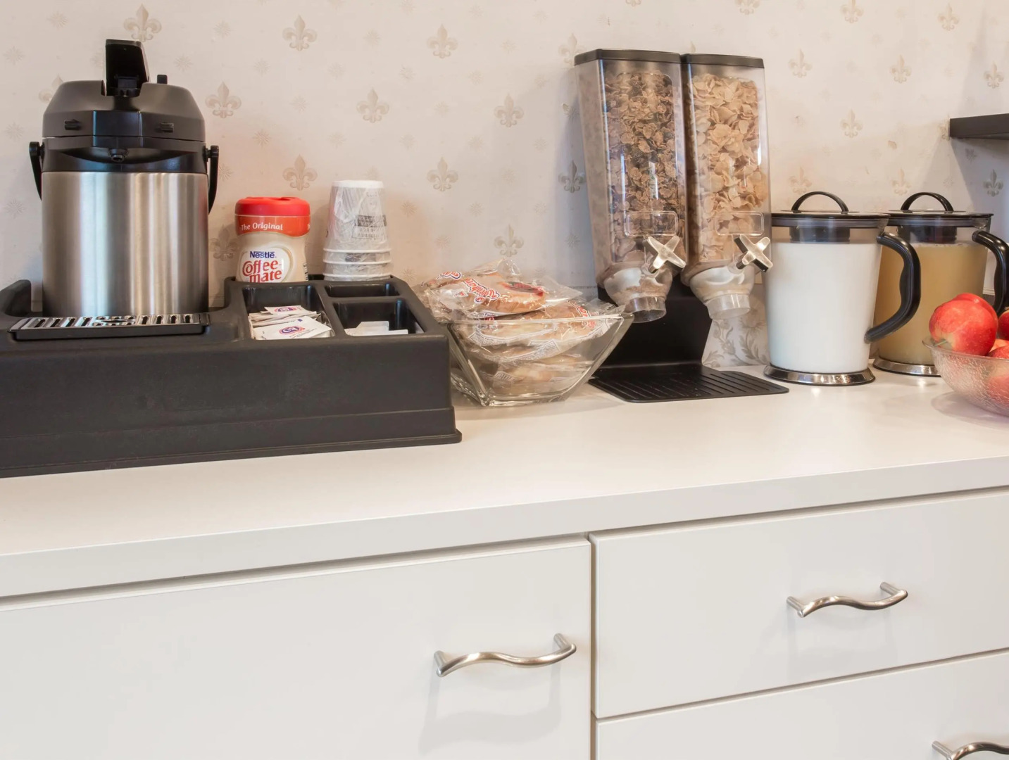 Howard Johnson by Wyndham Berkeley