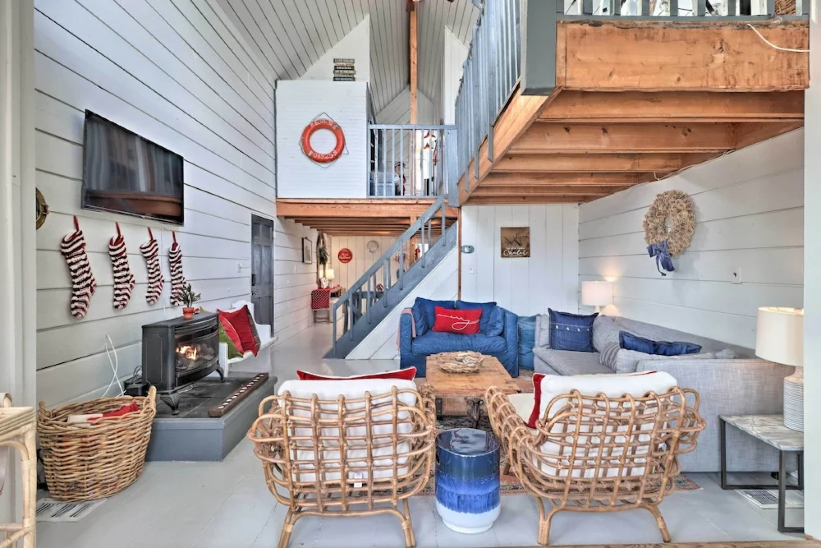 'the Chalet on Sinclair' w/ Private Dock & Kayaks!