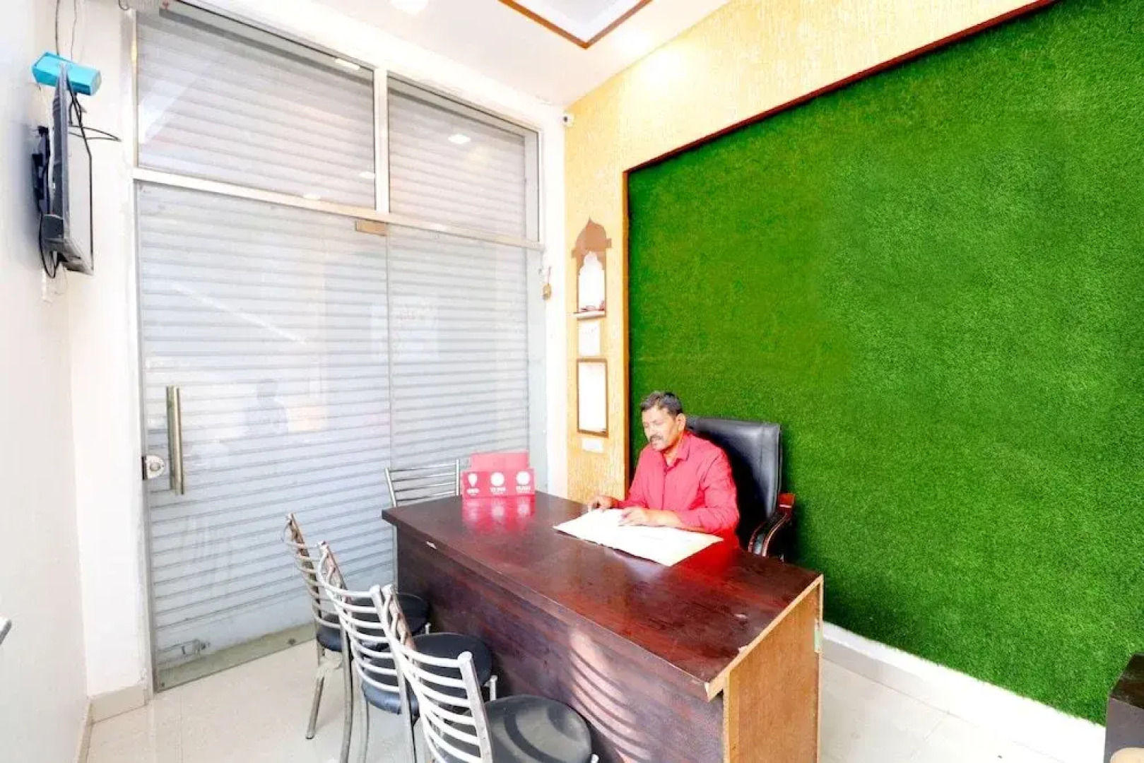 Hotel Pushp Vatika by OYO Rooms