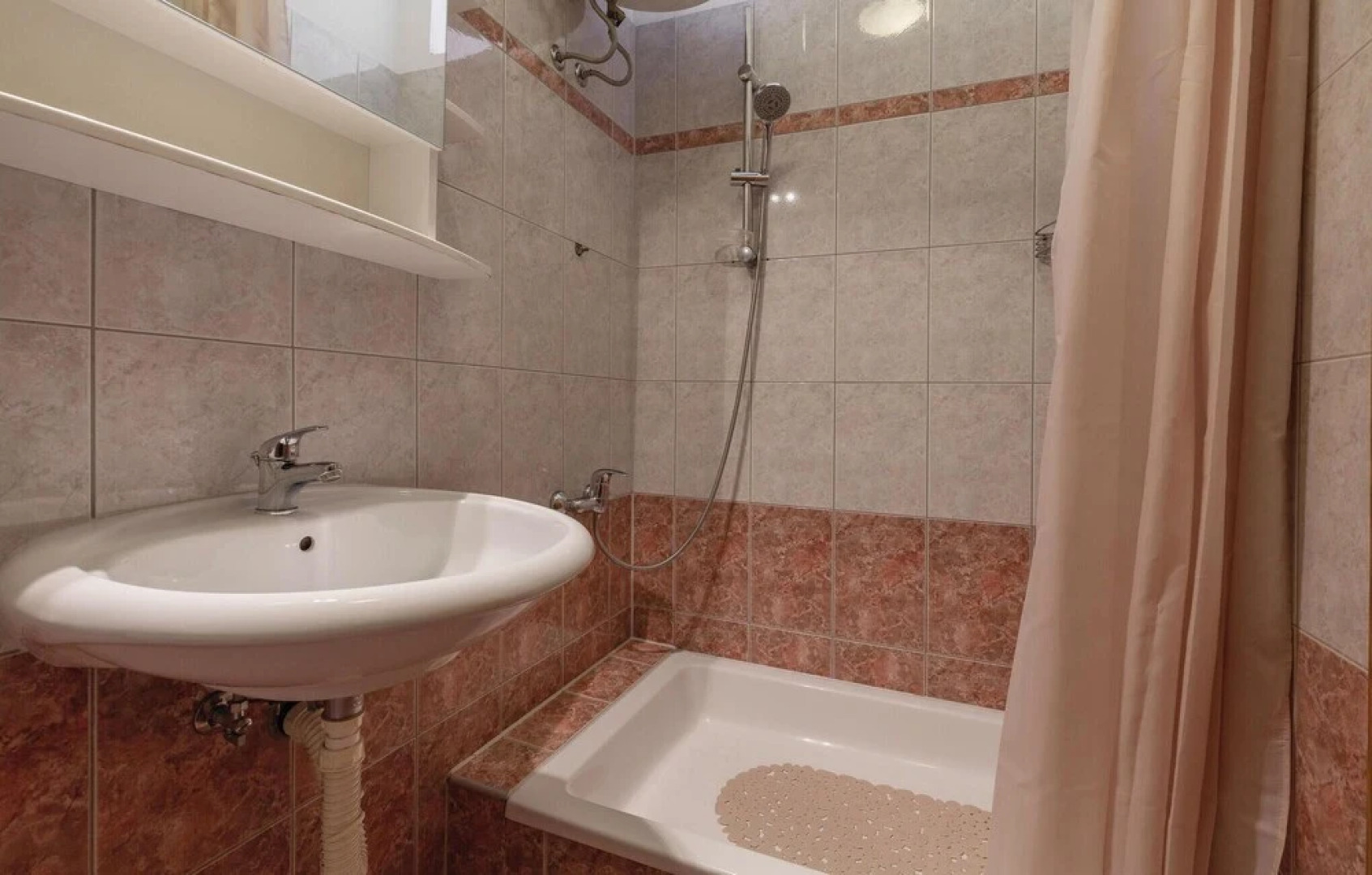 Awesome Home in Marcana with Hot Tub, Sauna & 6 Bedrooms