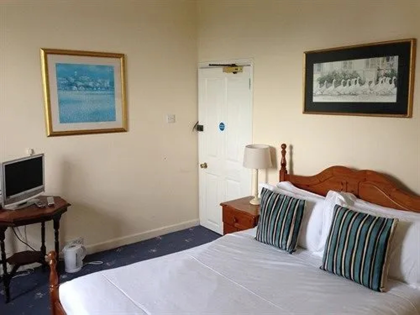 The Rose & Crown, Ashbury