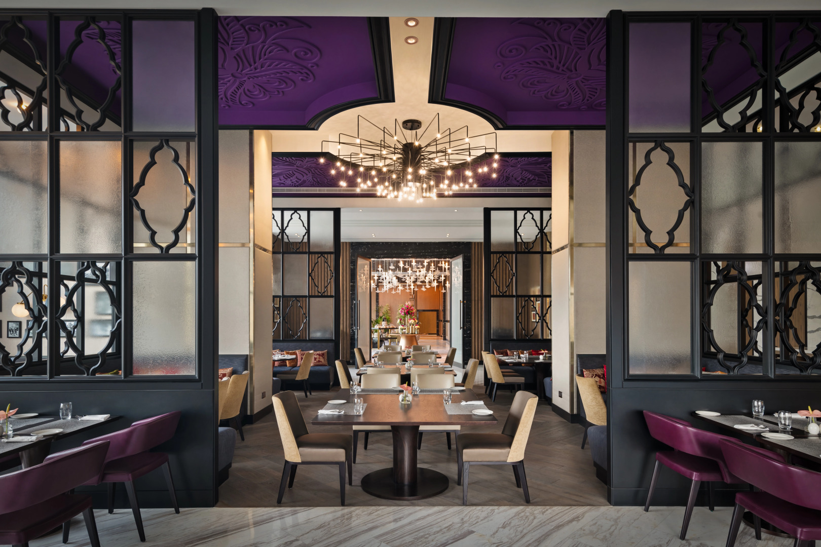 Отель Taj Jumeirah Lakes Towers