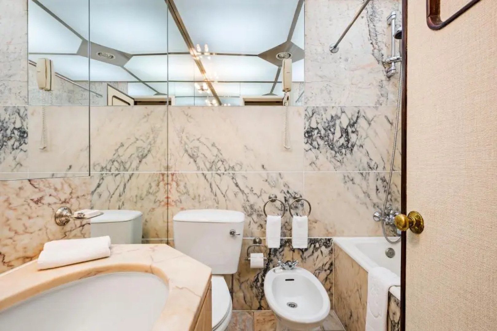 Отель Lisboa Plaza - Avenida, a Lisbon Heritage Collection