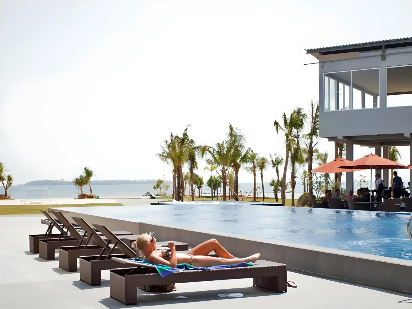 D'Season Premiere Hotel