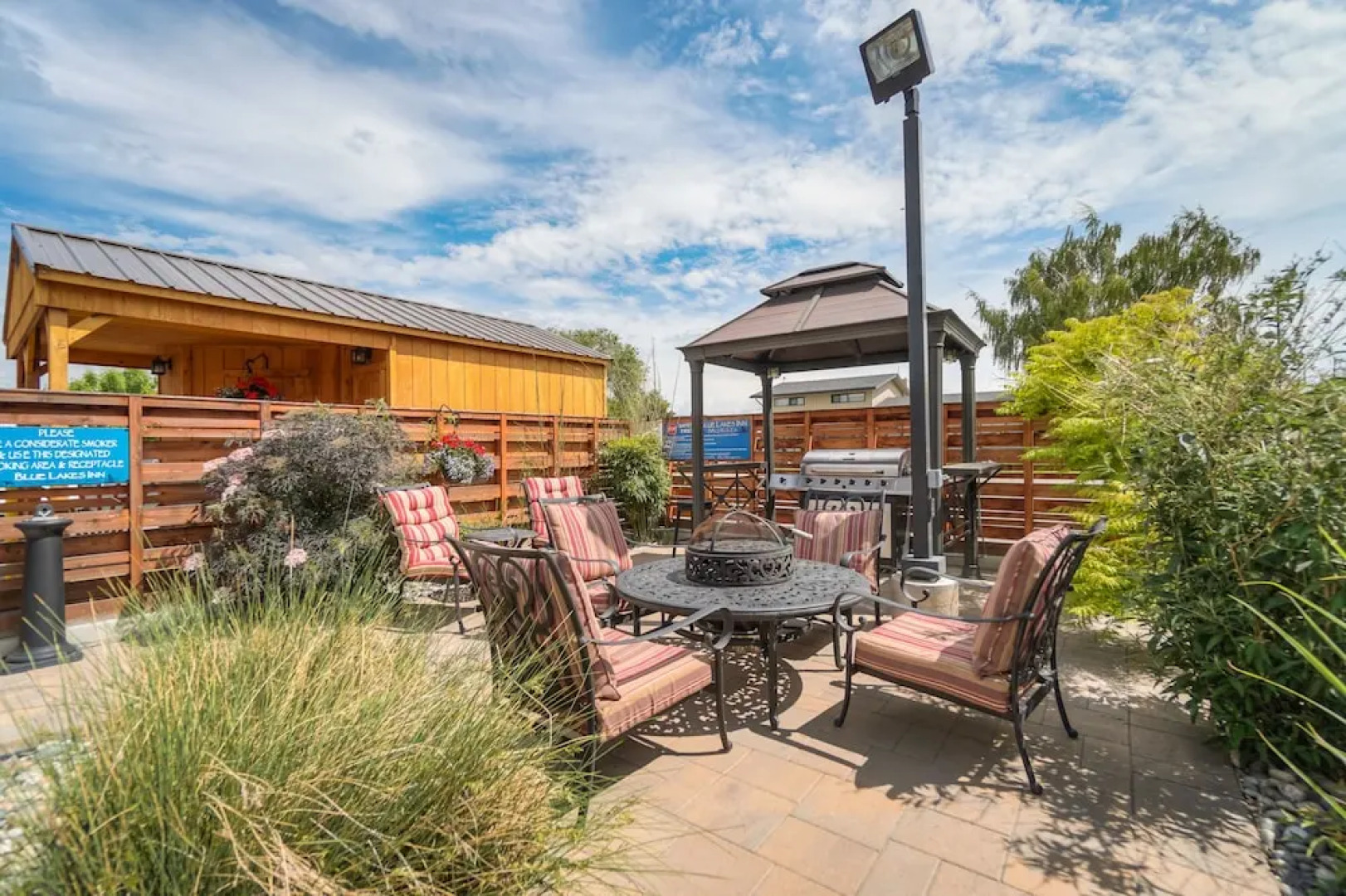 Blue Lakes Inn & Extended Stay