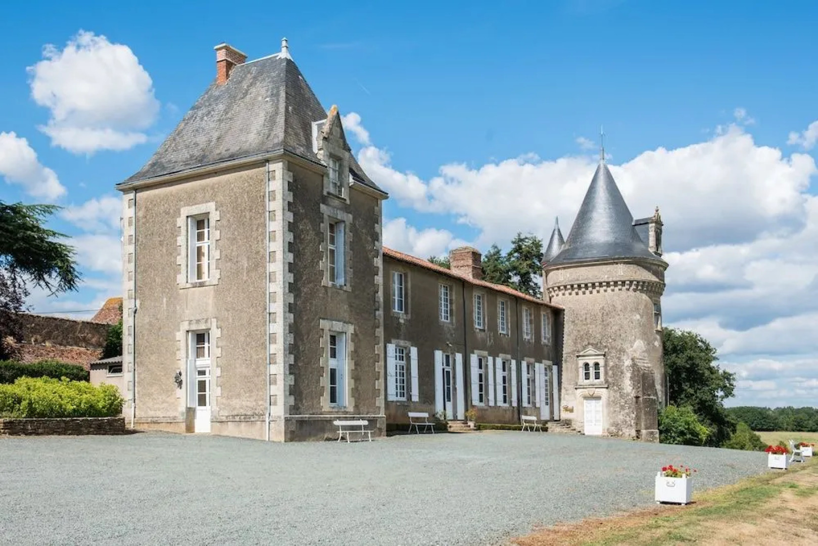 Manoir De Ponsay
