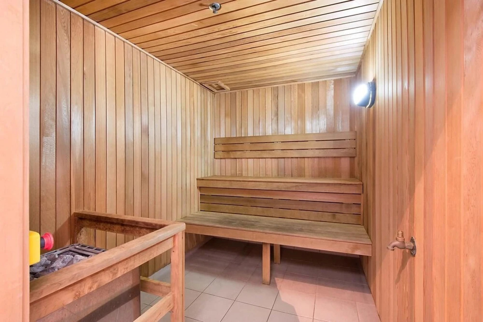 Grand Hotel Apartments Gold Coast by owner