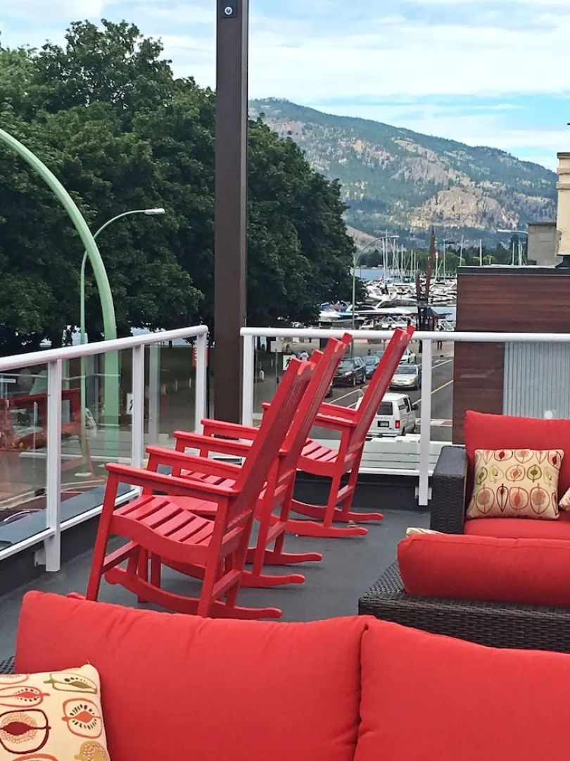 Travelodge Kelowna On The Lake