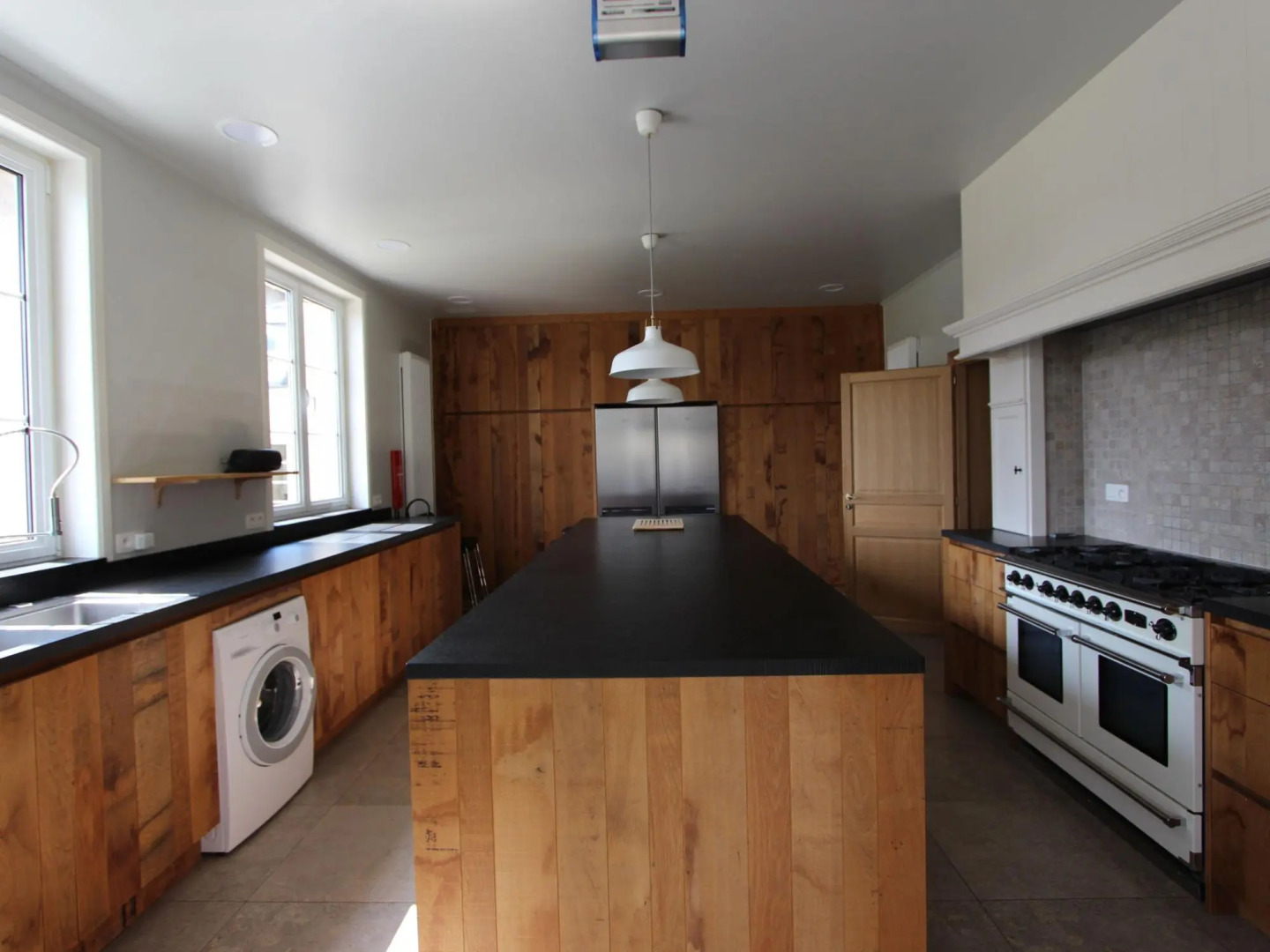 Heritage Castle in Bar-sur-Seine near River