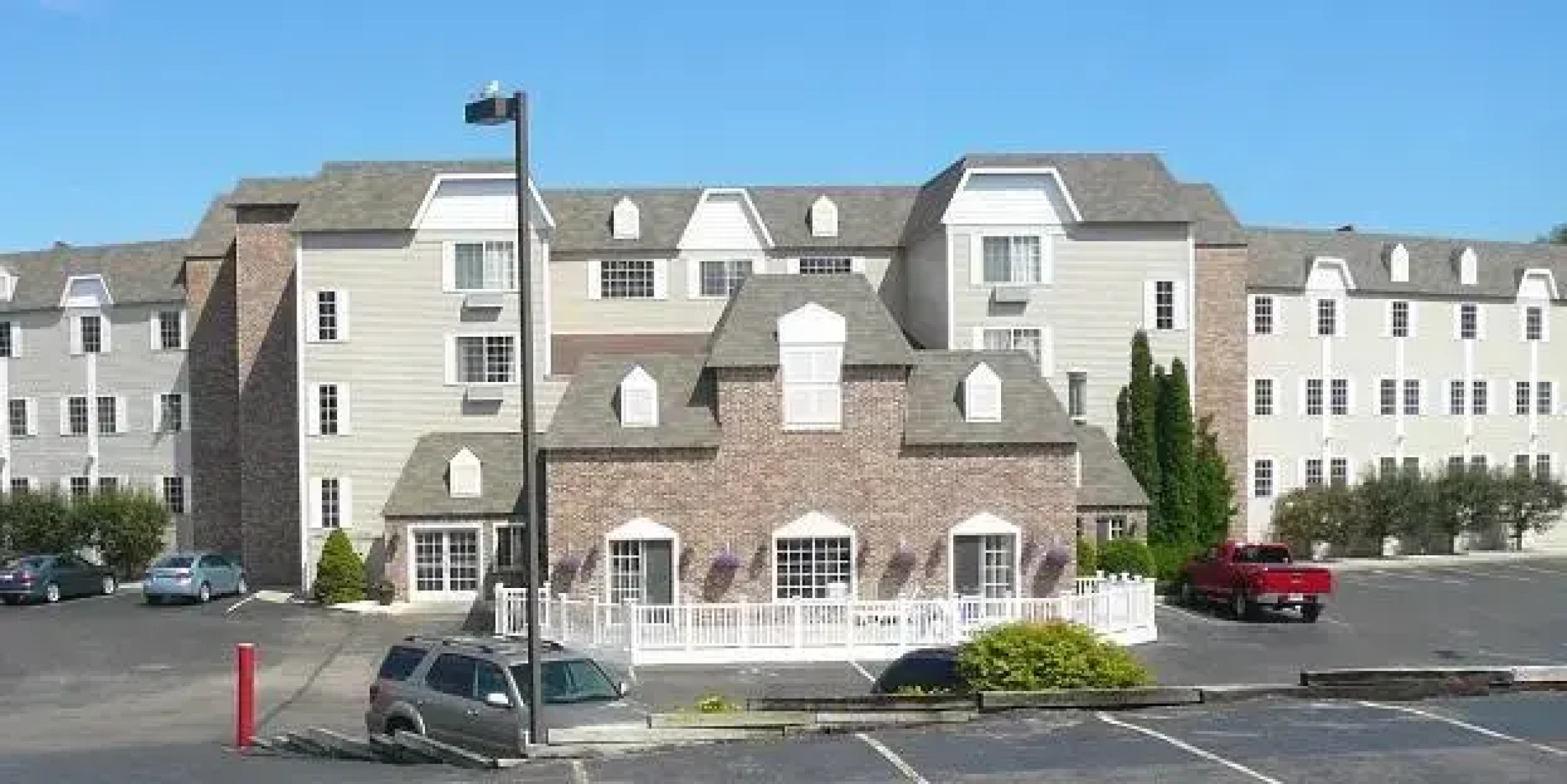 Breakers Resort - Lakeside