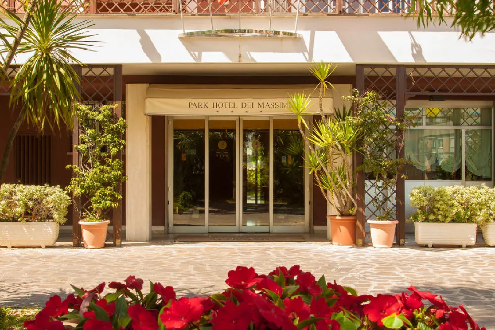 Massimi City Garden Hotel