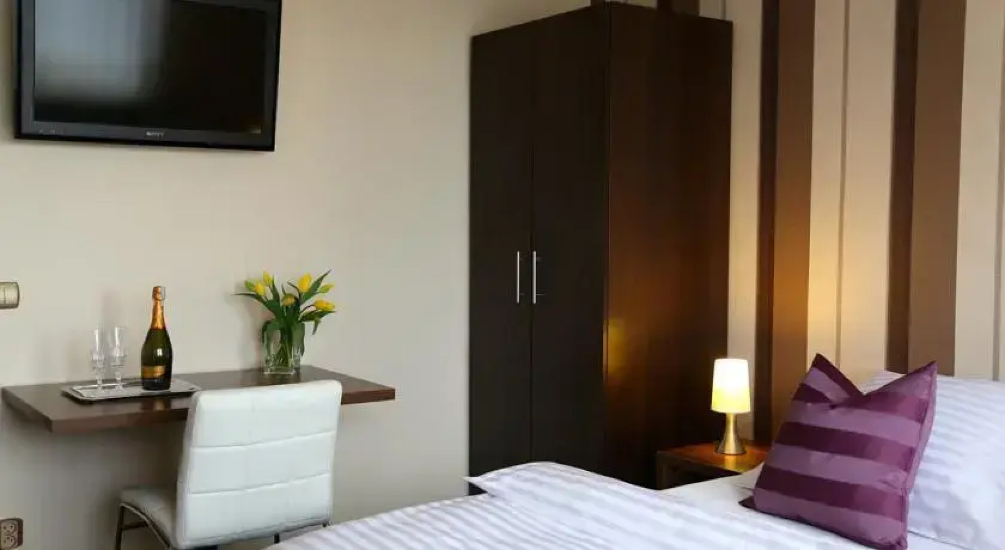 10 Bed And Breakfast