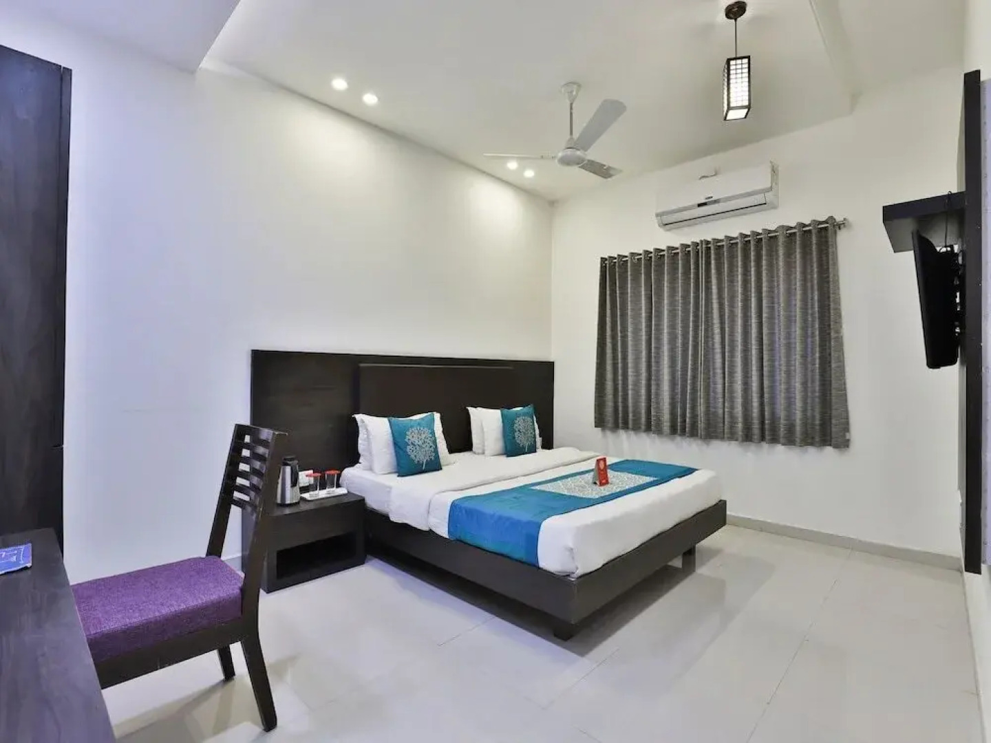 OYO 3243 Hotel Aditya Gir