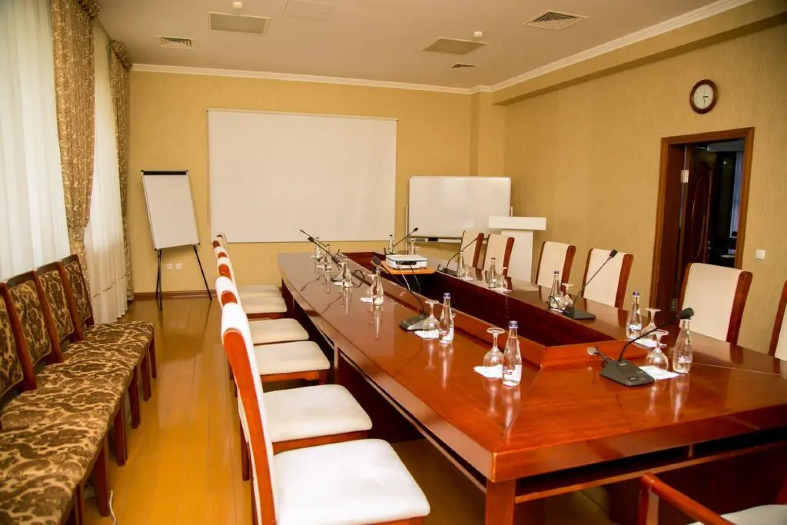 Отель Nomad Palace