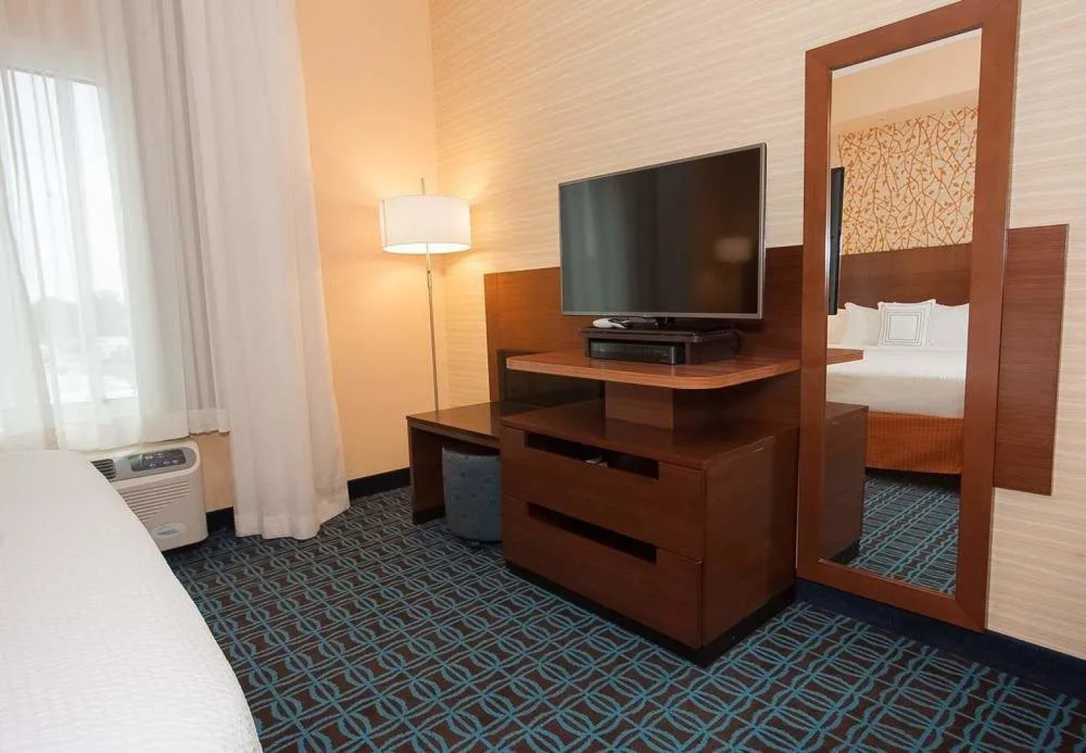 Comfort Inn & Suites South Akron