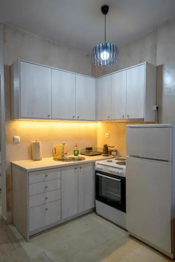 Central House Karistos