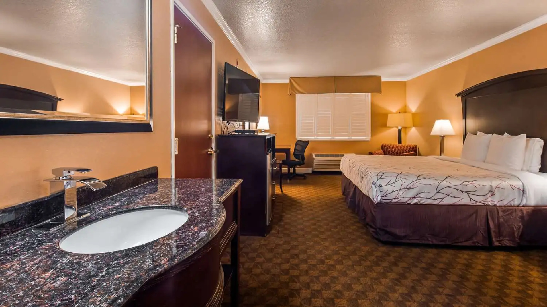 Best Western Plus Orchard Inn