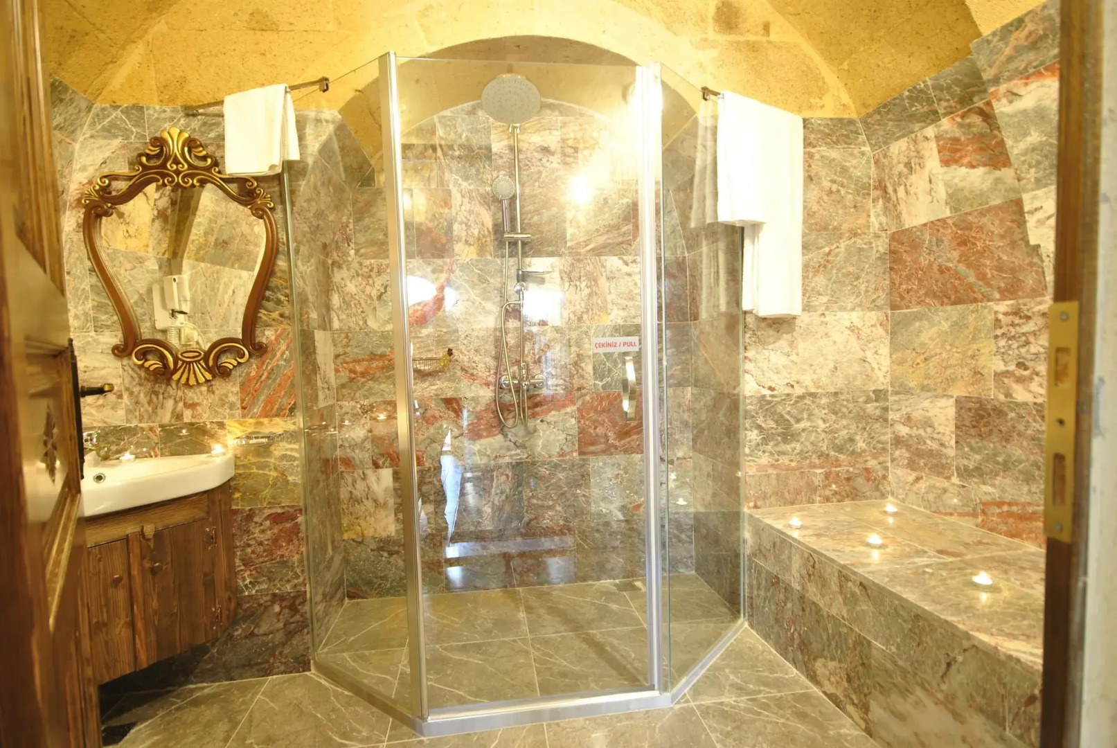 Hotel Elvan Cave House