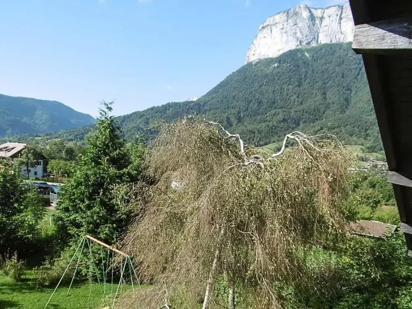 Magnificent chalet with garden