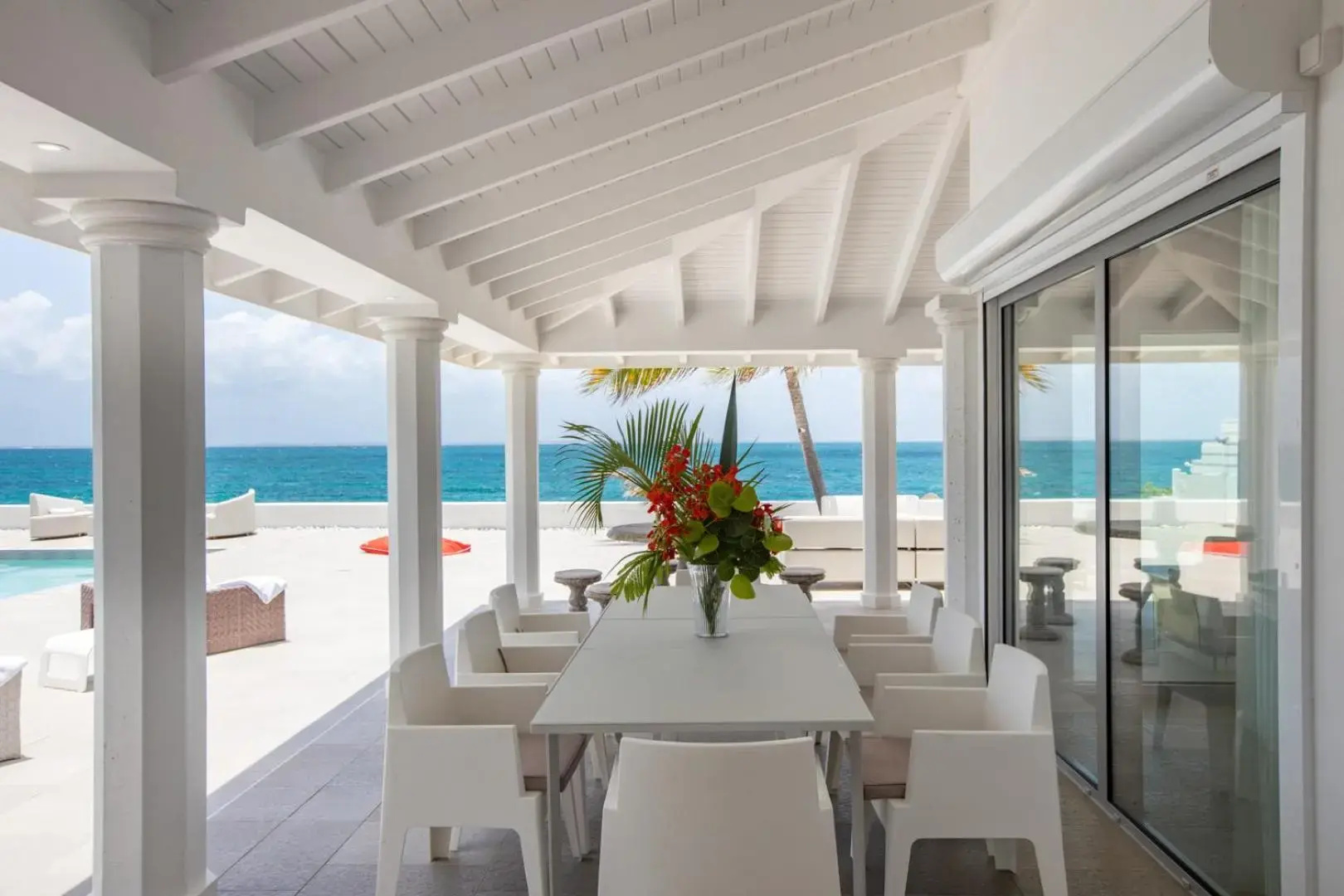 5 BR Luxe Oceanfront Escape for Groups Families Chef Service inkl