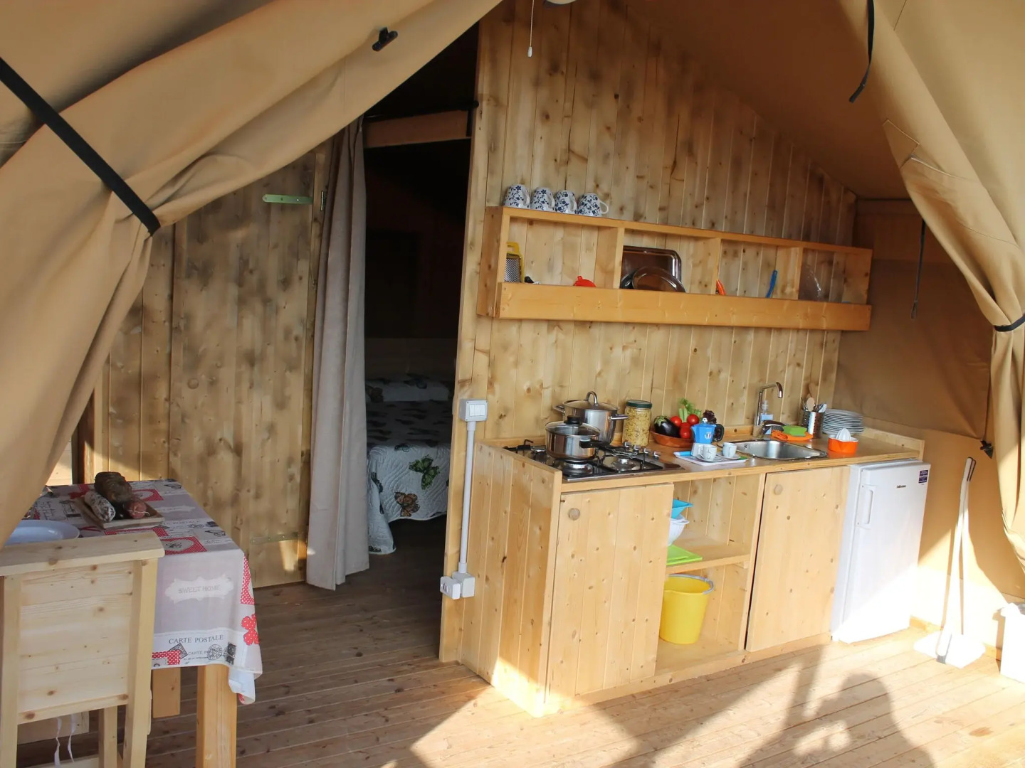 Beautiful tent lodge in Massignano with private terrace