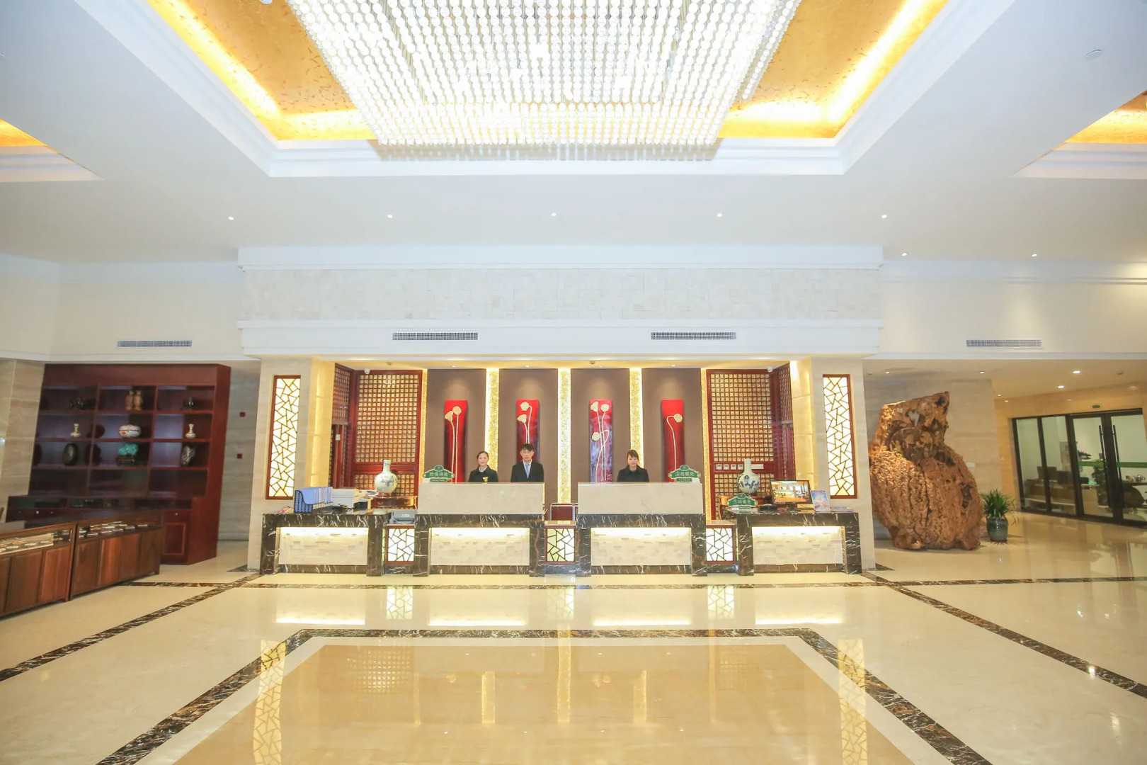 New Knight Royal Hotel Airport and International Resort