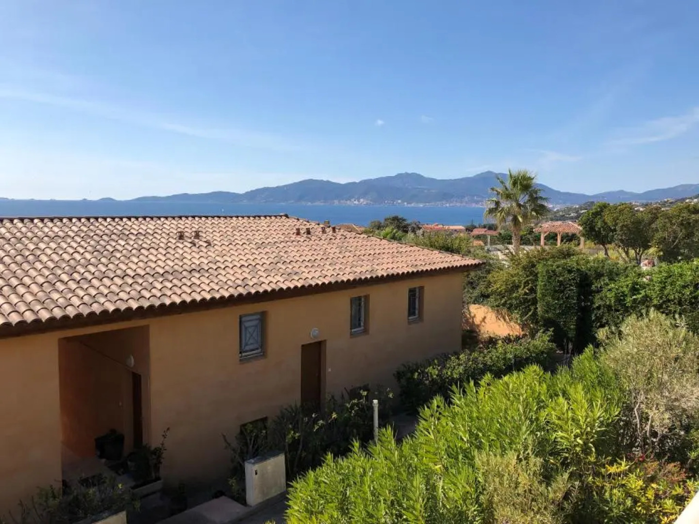 PORTICCIO, AGOSTA PLAGE vue mer pour 6 p, 2 ch, PROMO 7 nuits