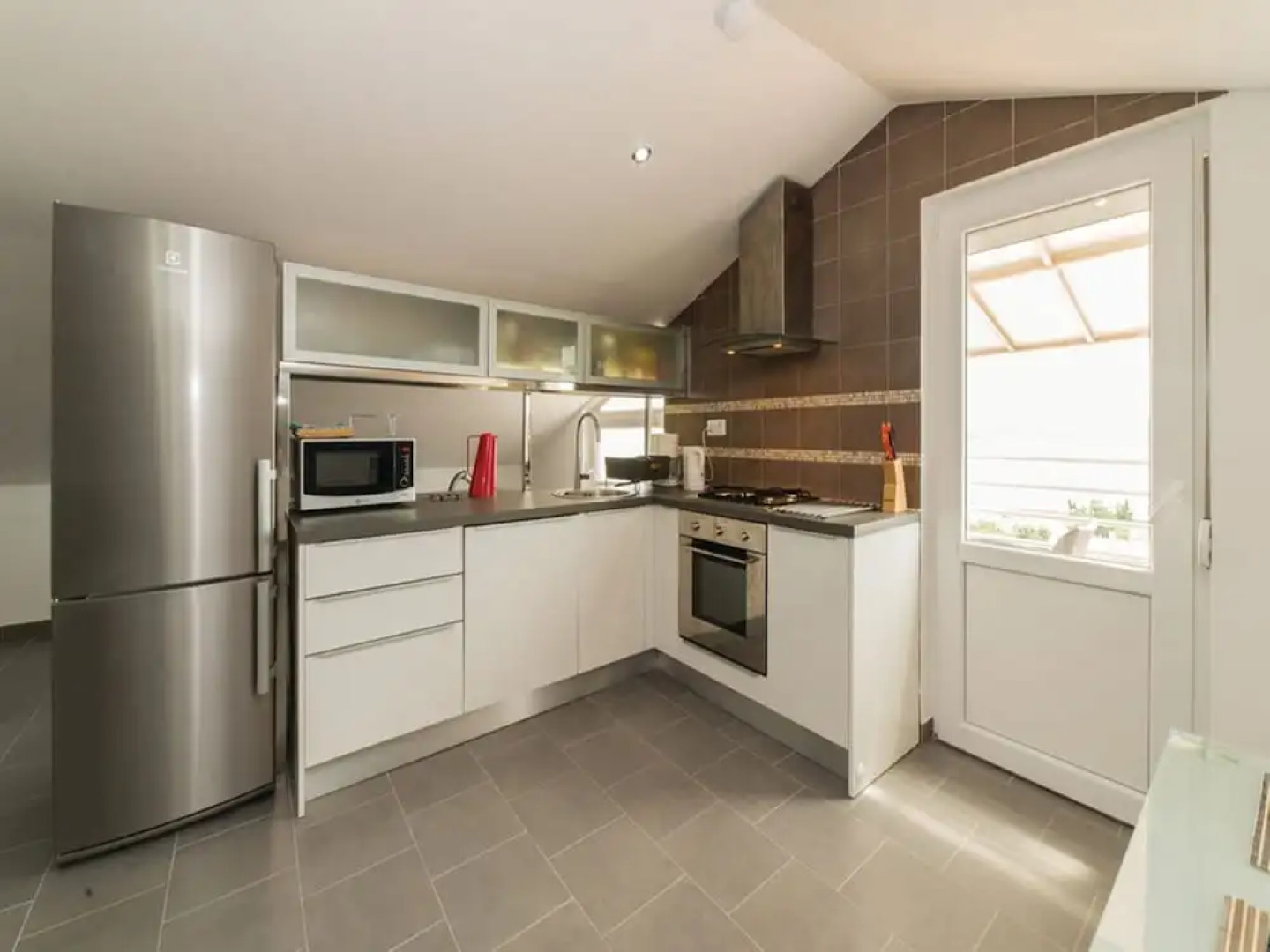 Spacious Villa in Maslenica with Swimming Pool