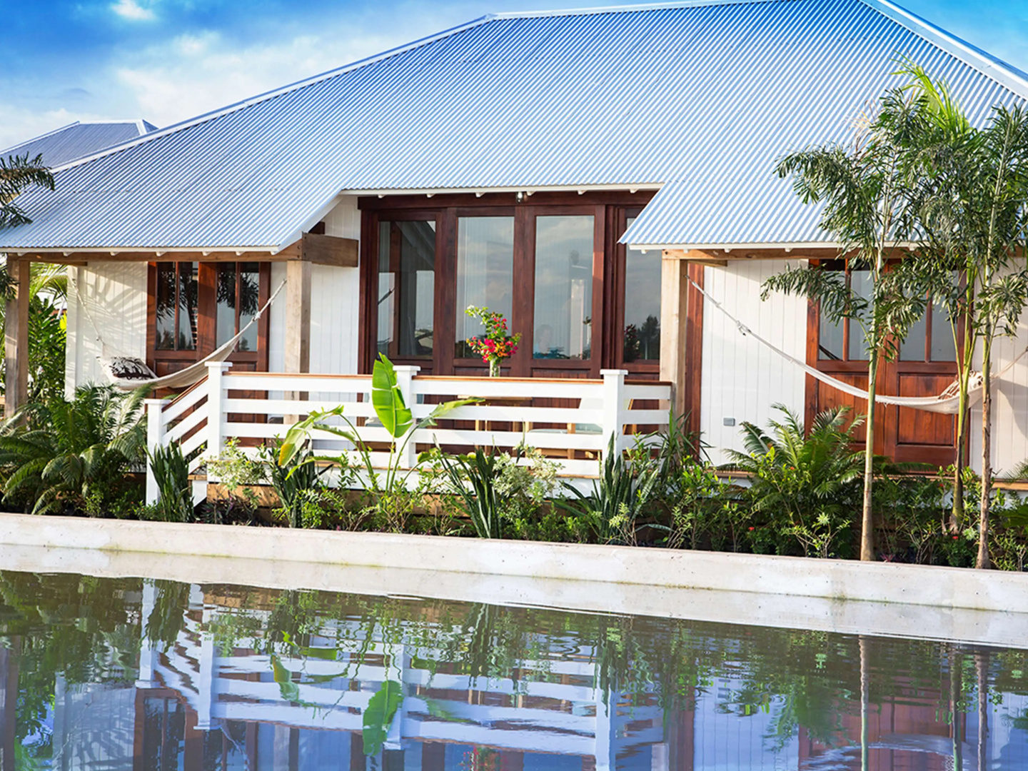 Mahogany Bay Resort & Beach Club, Curio Collection by Hilton
