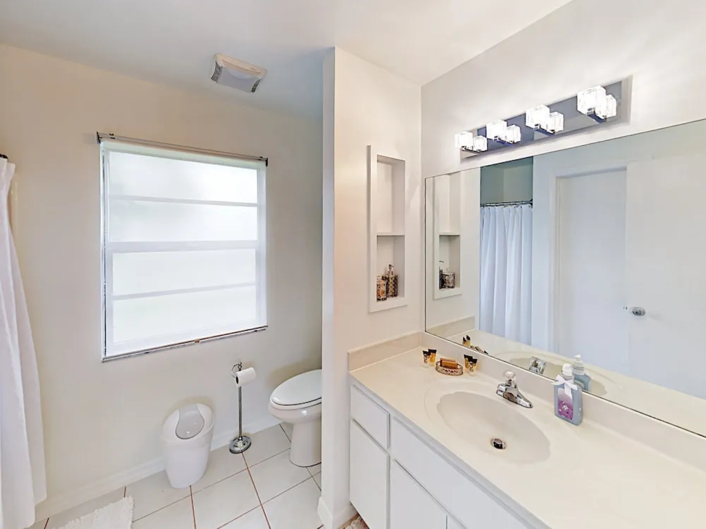 17296 Plantation Dr Home 3 Bedrooms 2 Bathrooms Home