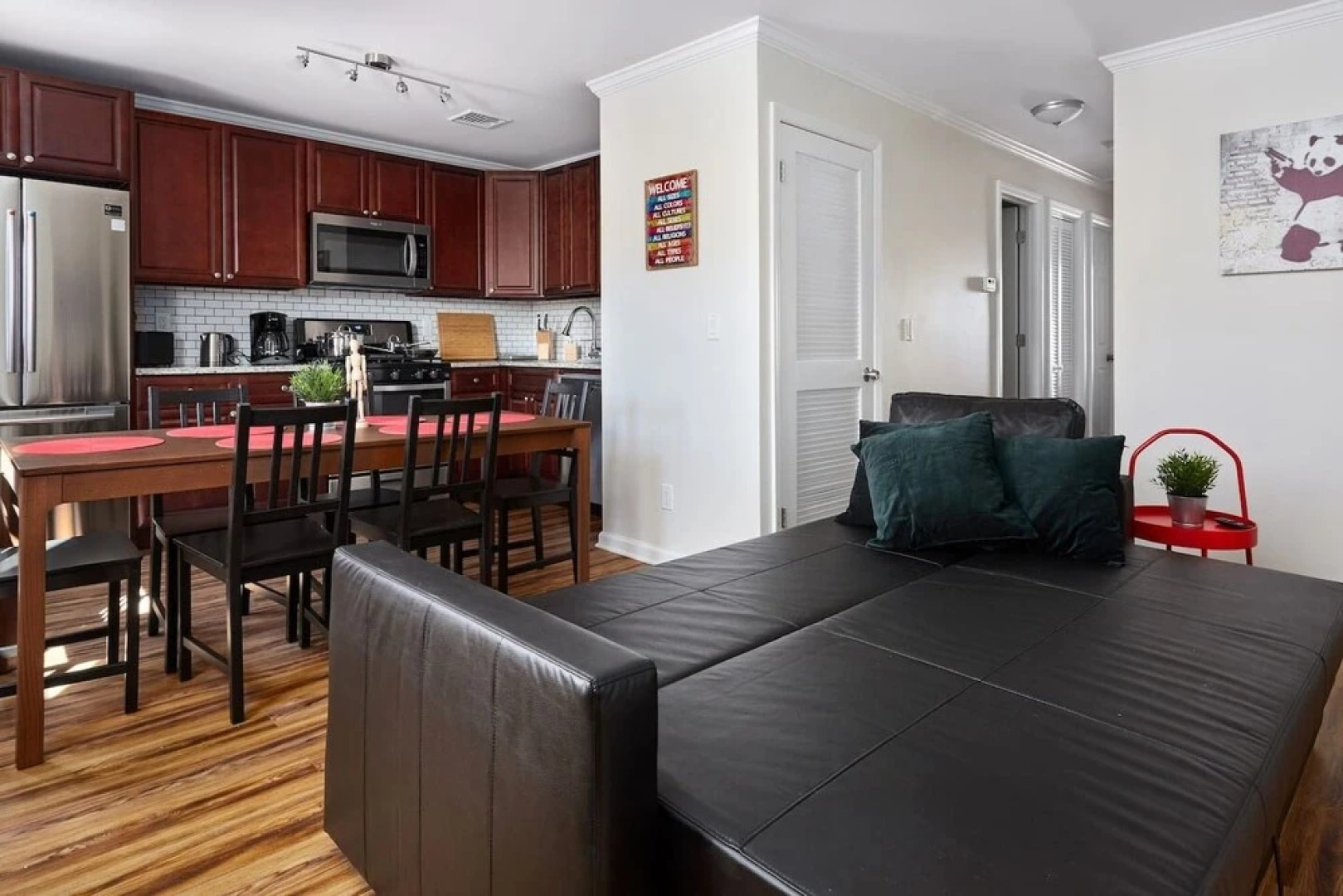 TWO Modern 3BR Apartment PERFECT for GROUPS