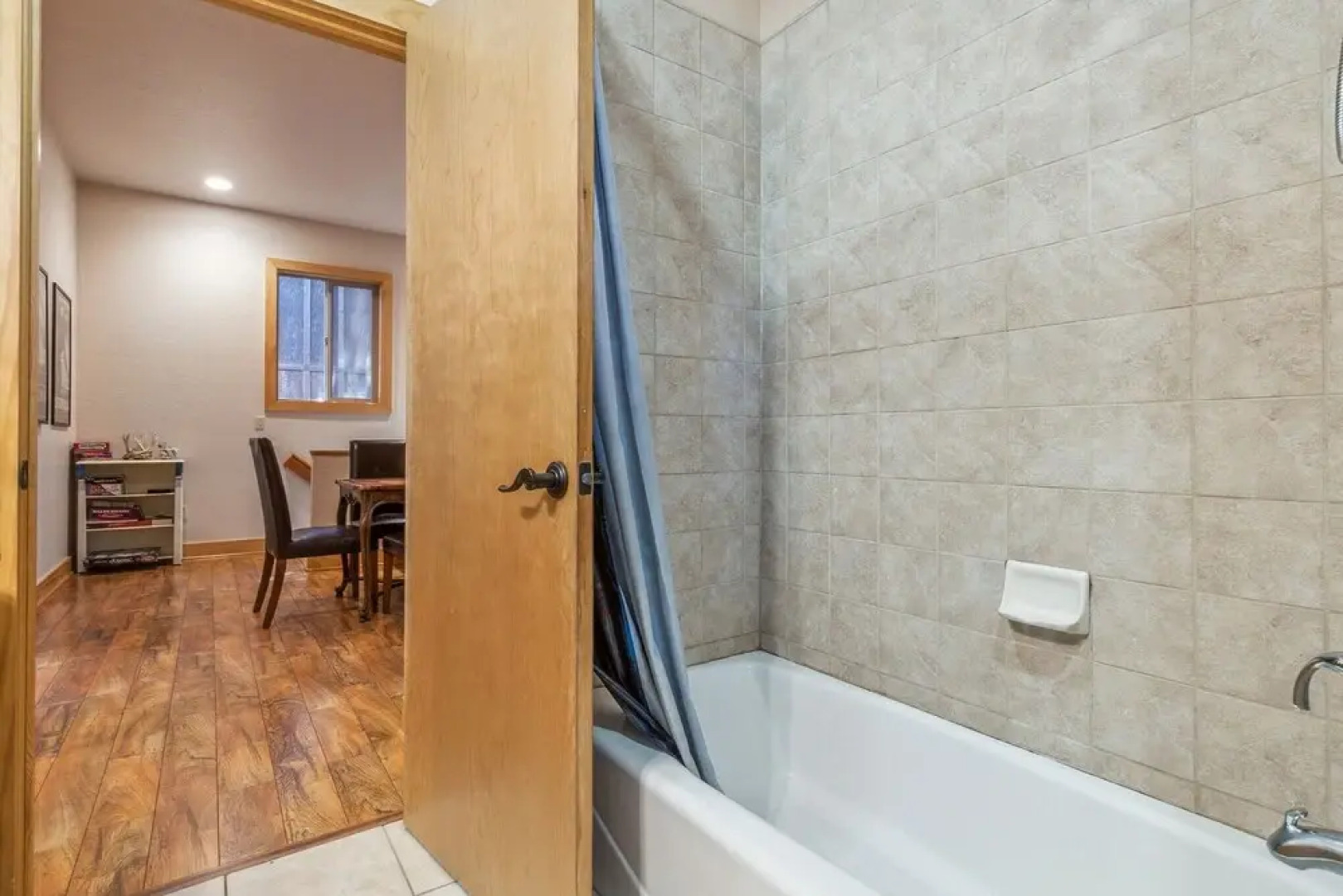 Dog Friendly Summer Vacation Hub Near Town 4 Bedroom Home by Redawning