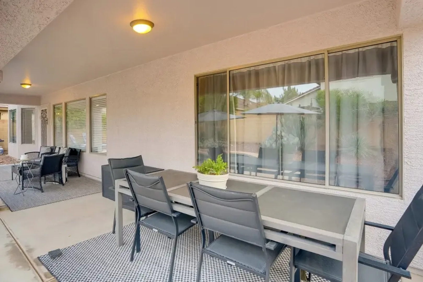 Pool, Fenced Yard: El Mirage 'sunshine House'