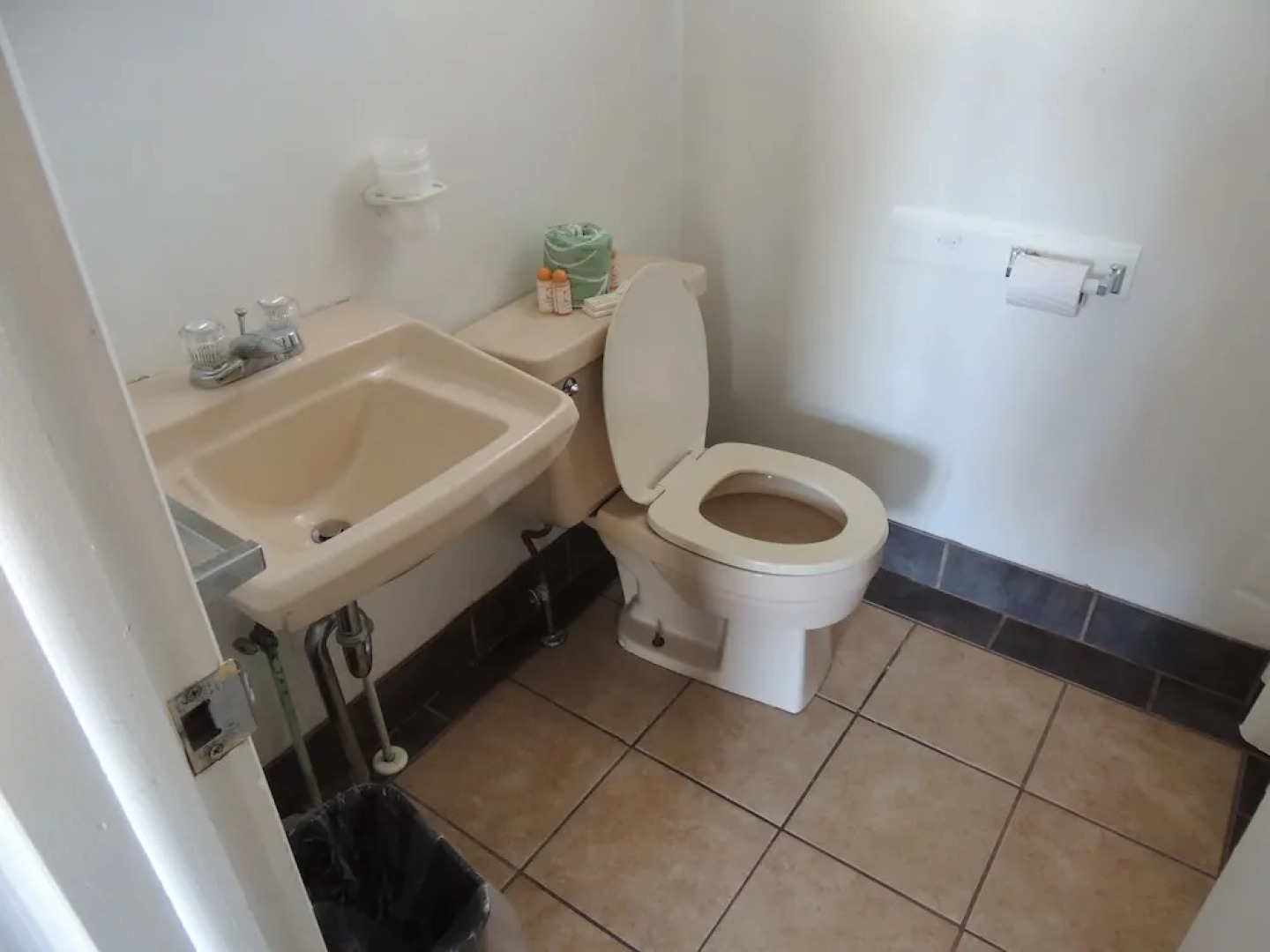 Phil & Anns Sunset Motel