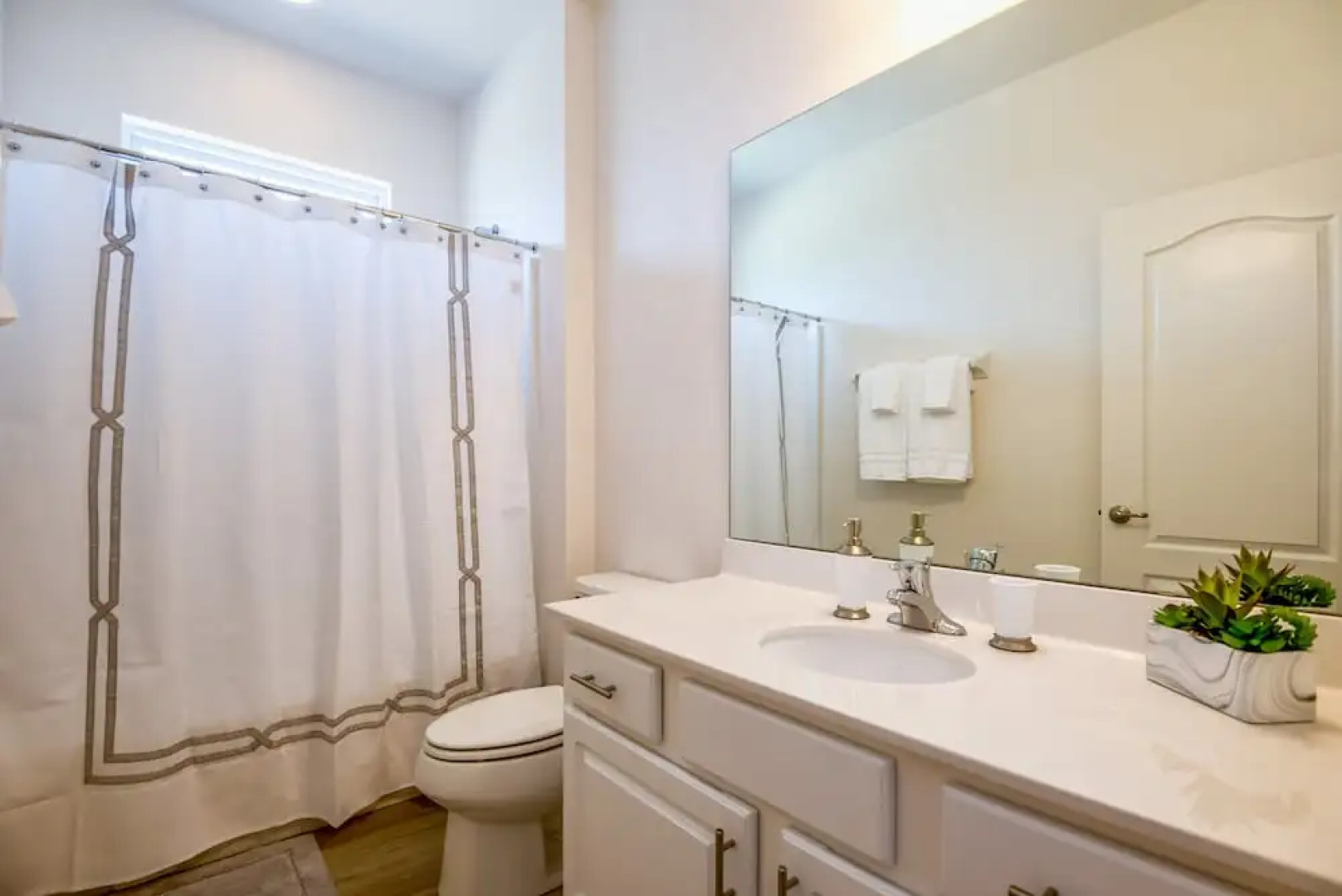 Solterra - 5212 Oakbourne Avenue