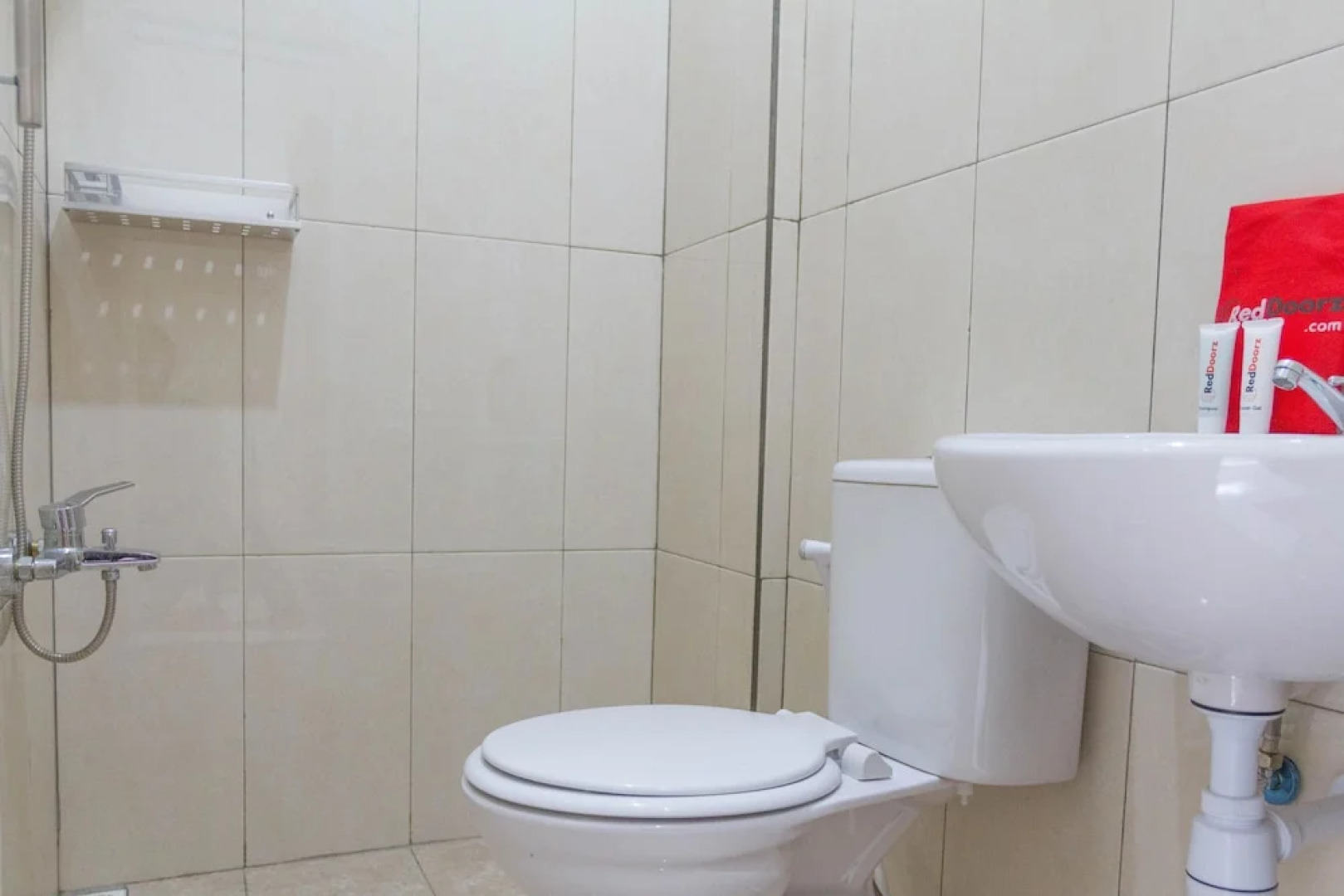 RedDoorz near Universitas Siliwangi Tasikmalaya