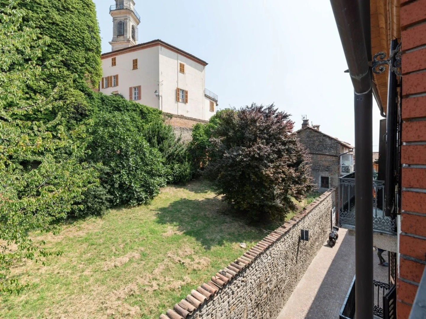 Sun-kissed Holiday Home in Calosso With Roof Terrace