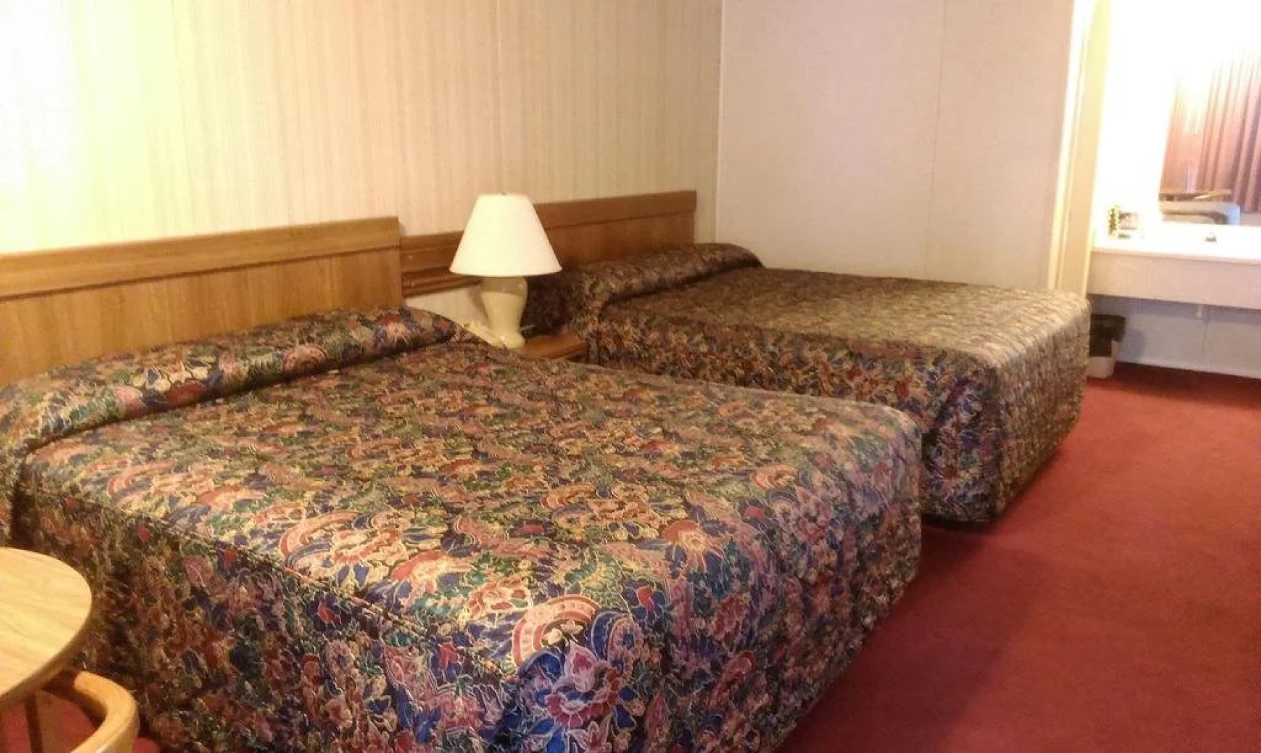 Candlewick Inn And Suites