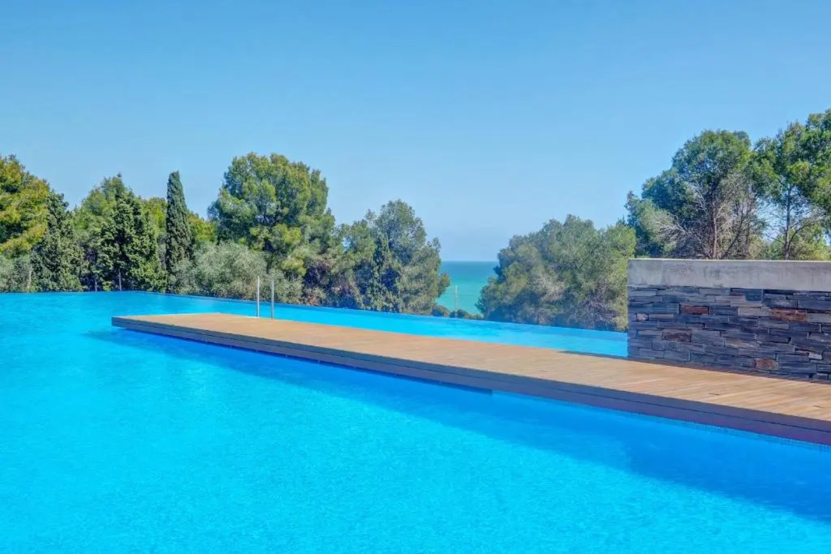 Elora Penthouse with Sea Views by Hello Homes Sitges