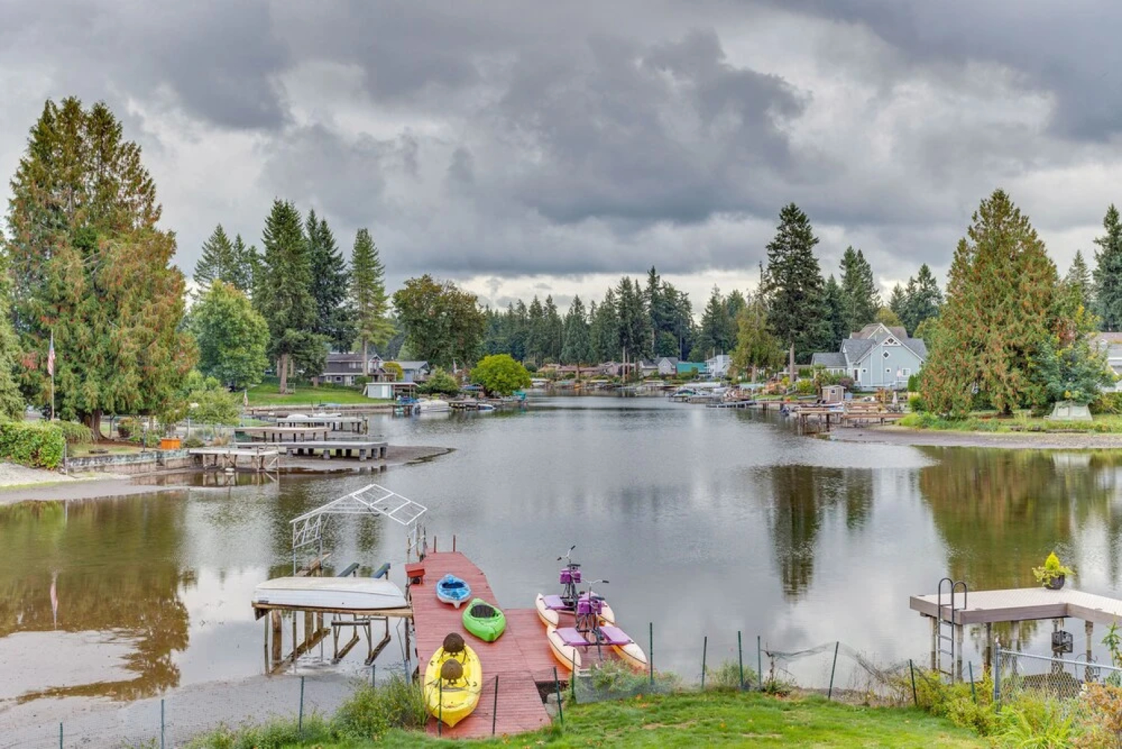 Spacious Apartment on Lake Sawyer w/ Fireplace!