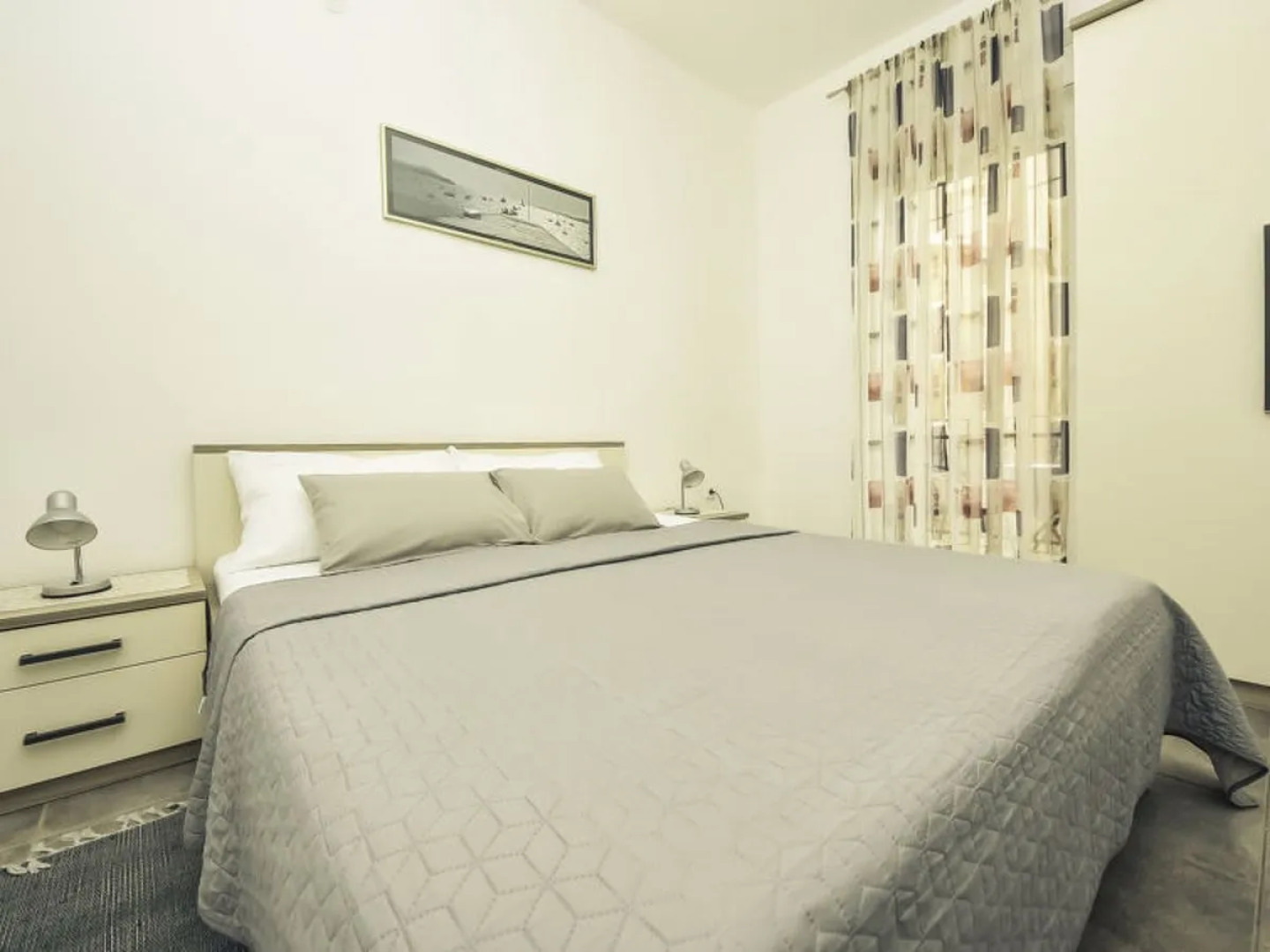 Apartment Snježana Karlobag 18147