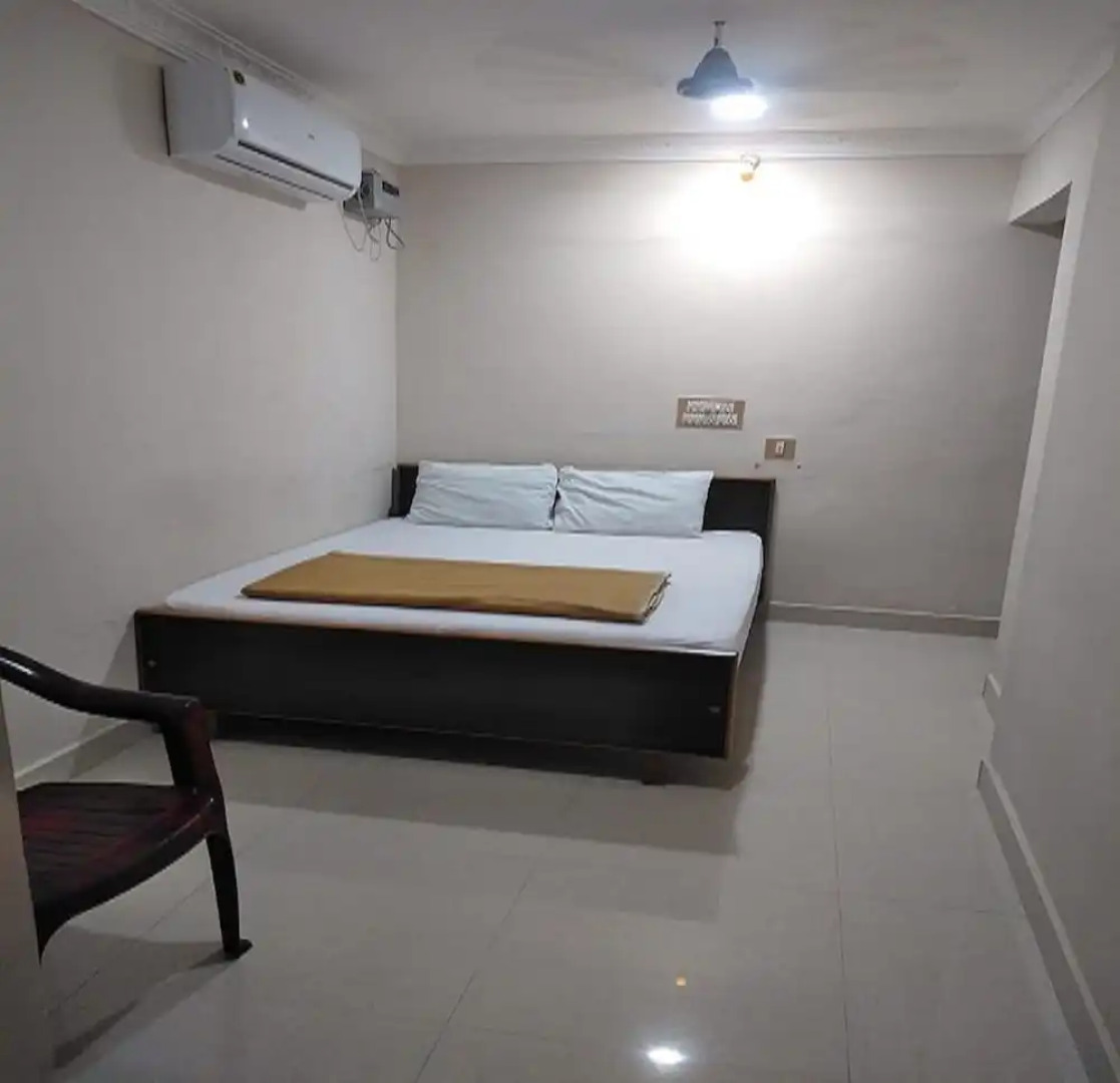 Sri Sivalakshmi AC Guest House