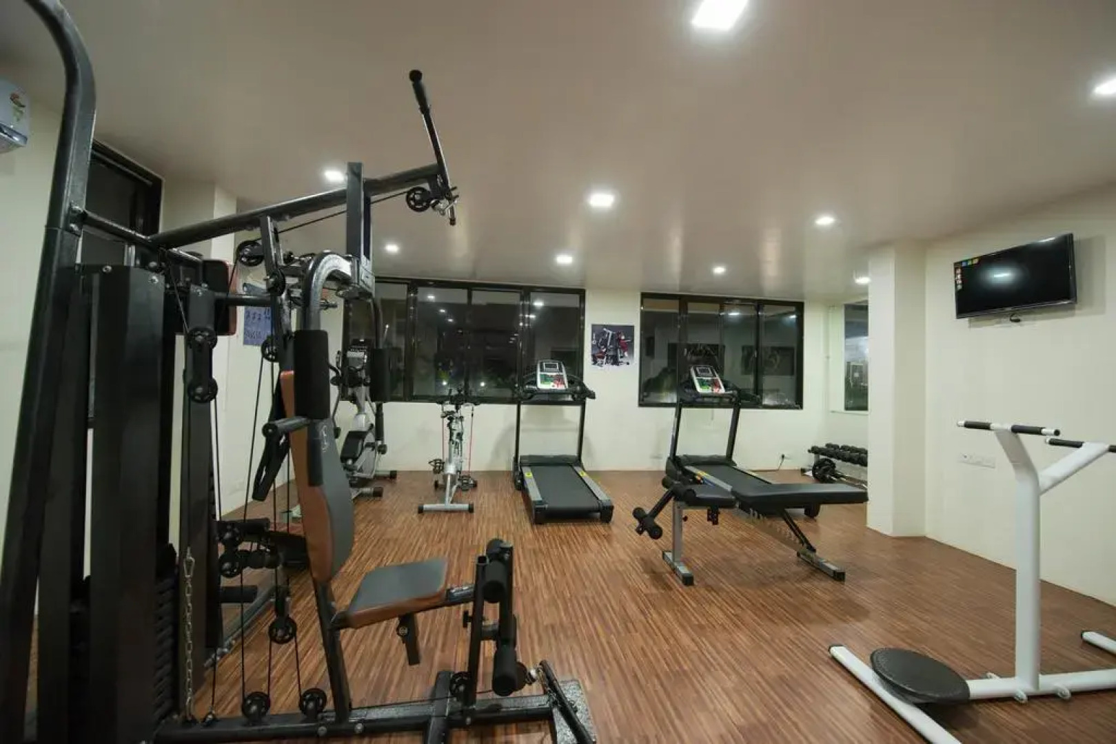 Budget Inn Service Apartments - Tiger Plaza