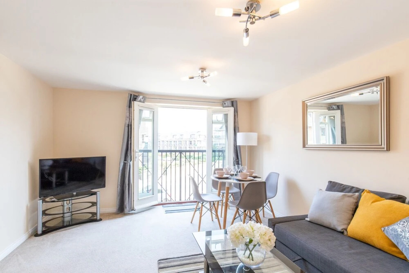 Velvet 2-bed Apartment Stewart Place - Ware