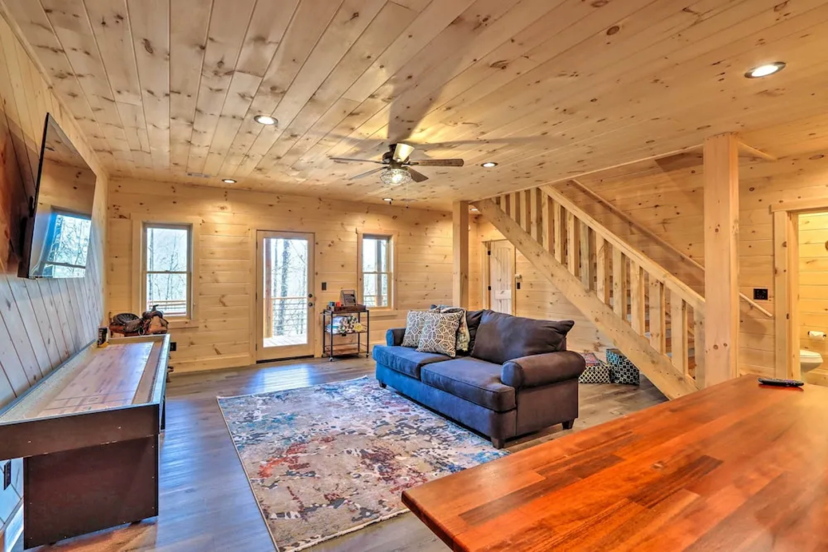Luxury Cabin Vacation Rental in Mineral Bluff
