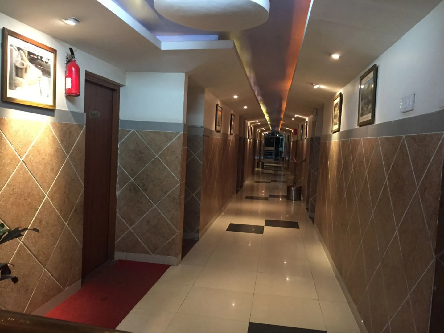 Hotel Sunset Inn Mount Abu with Swimming Pool